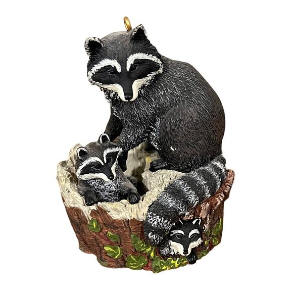 1999 Homco Raccoon Figurine Ornament by Mark Newman Hallmark Wildlife Decor - Picture 1 of 7